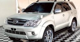TOYOTA 4WD 2005 2.7V AT FORTUNER SILVER  151