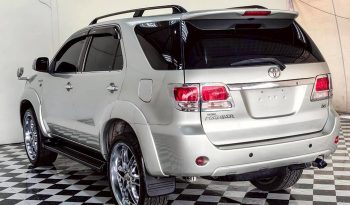 TOYOTA 4WD 2005 2.7V AT FORTUNER SILVER  151 full