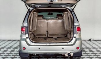 TOYOTA 4WD 2005 2.7V AT FORTUNER SILVER  151 full