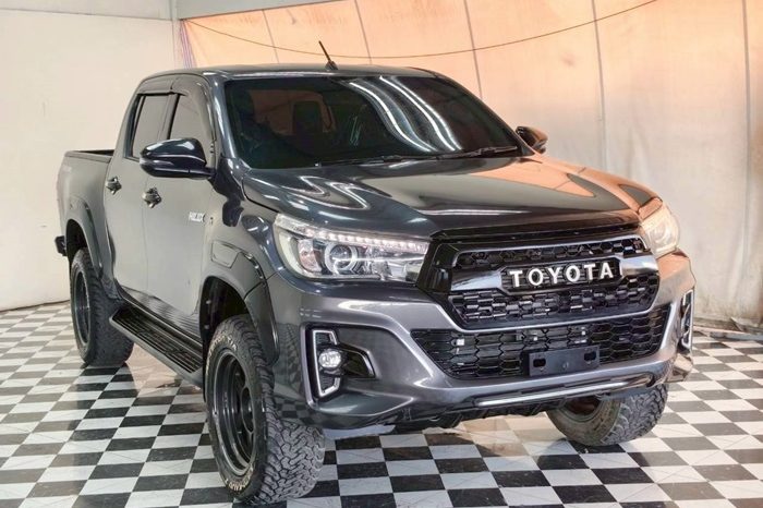REVO PRE 2019 2.4E AT DOUBLE CAB DARK GREY  1616 full