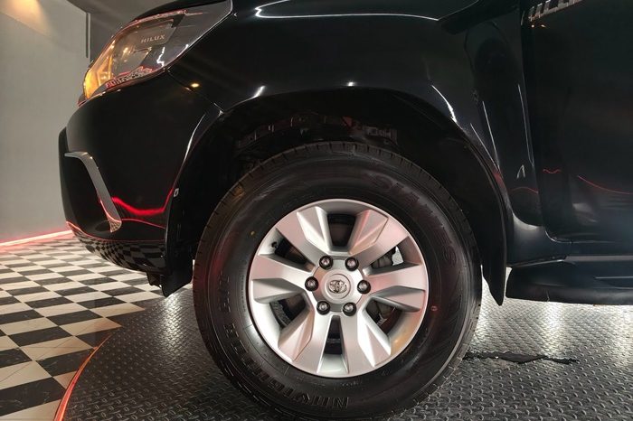 REVO PRE 2016 2.4G MT DOUBLE CAB BLACK  1872 full