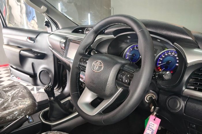 REVO PRE 2016 2.4G MT DOUBLE CAB BLACK  1872 full