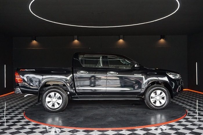 REVO PRE 2016 2.4G MT DOUBLE CAB BLACK  1872 full