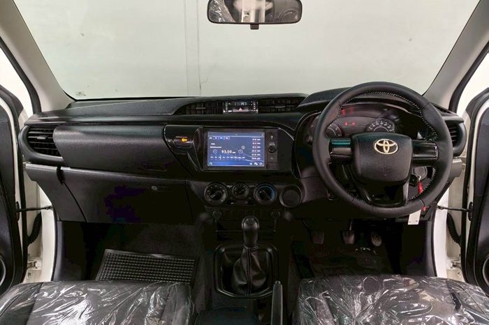 REVO 2WD 2022 2.4 ENTRY MT SMART CAB WHITE  2334 full