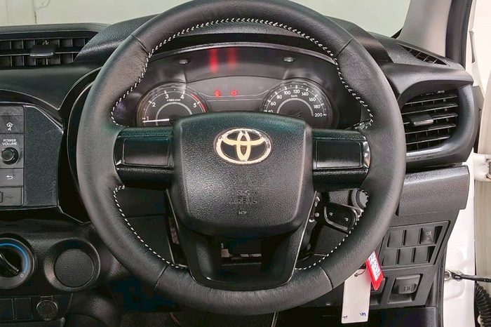 REVO 2WD 2022 2.4 ENTRY MT SMART CAB WHITE  2334 full