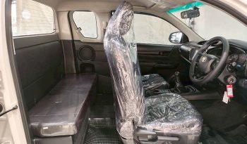 REVO 2WD 2022 2.4 ENTRY MT SMART CAB WHITE  2334 full