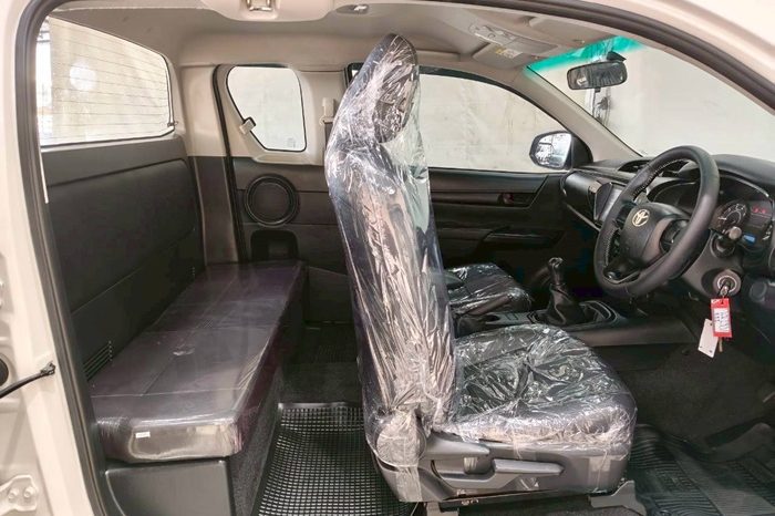 REVO 2WD 2022 2.4 ENTRY MT SMART CAB WHITE  2334 full