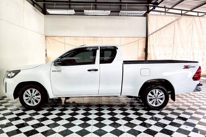 REVO 2WD 2022 2.4 ENTRY MT SMART CAB WHITE  2334 full