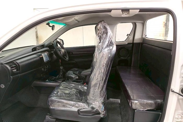 REVO 2WD 2022 2.4 ENTRY MT SMART CAB WHITE  2334 full