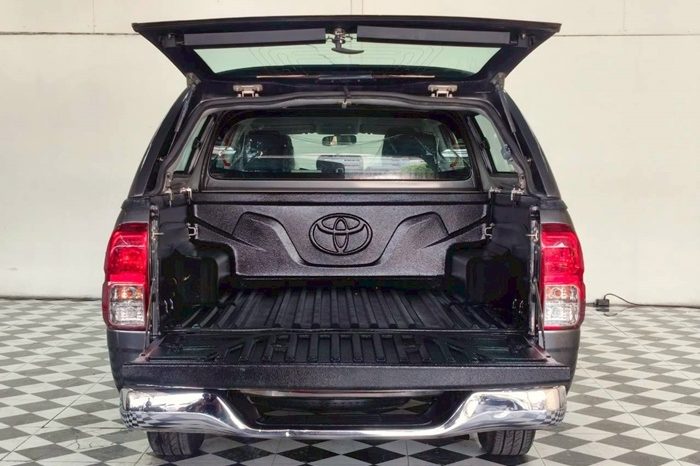 REVO 2WD 2020 2.4 MID AT DOUBLE CAB DARK GREY  2577 full