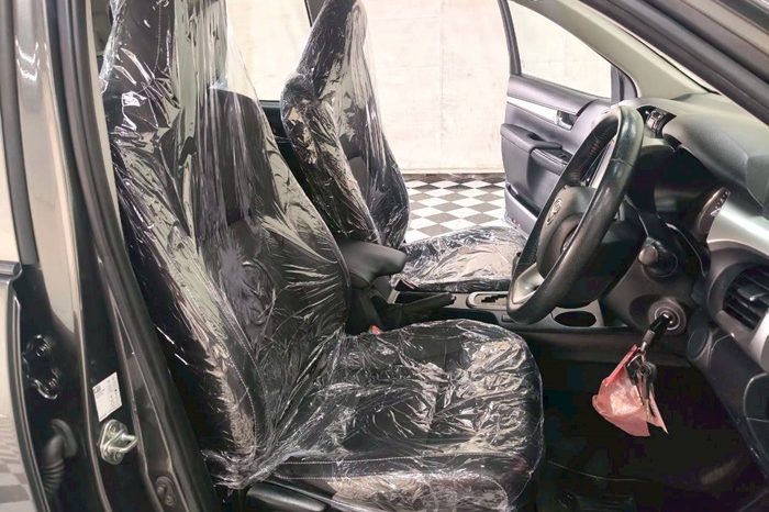 REVO 2WD 2020 2.4 MID AT DOUBLE CAB DARK GREY  2577 full