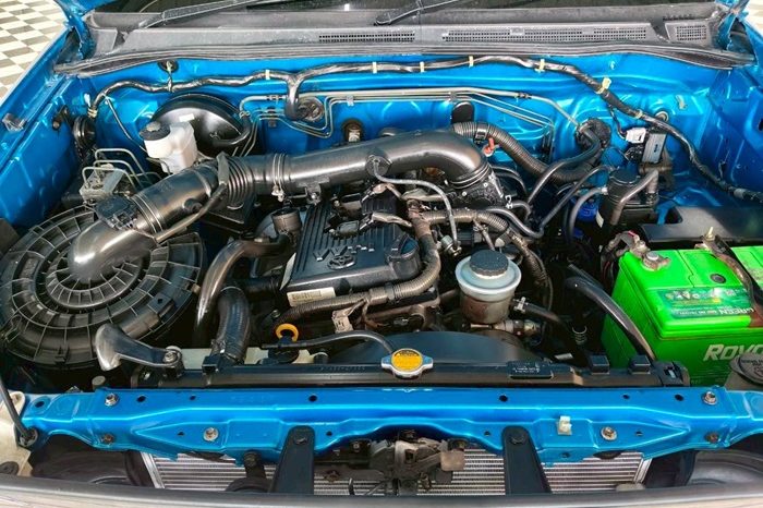 TOYOTA 4WD 2005 2.7V AT FORTUNER BLUE  2890 full