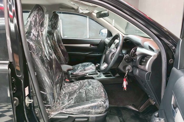 REVO 2WD 2020 2.4 MID AT DOUBLE CAB BLACK  2904 full