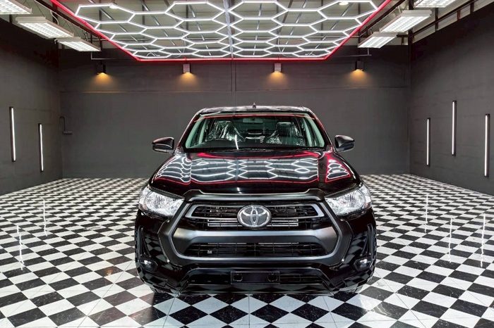 REVO 2WD 2020 2.4 MID AT DOUBLE CAB BLACK  2904 full