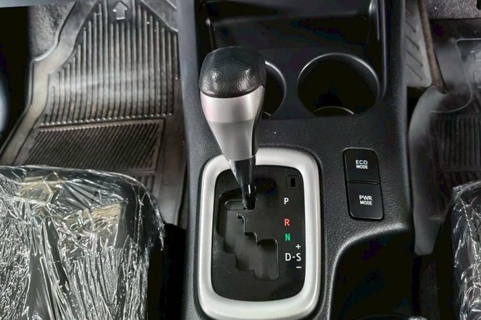 REVO 2WD 2020 2.4 MID AT DOUBLE CAB BLACK  2904 full
