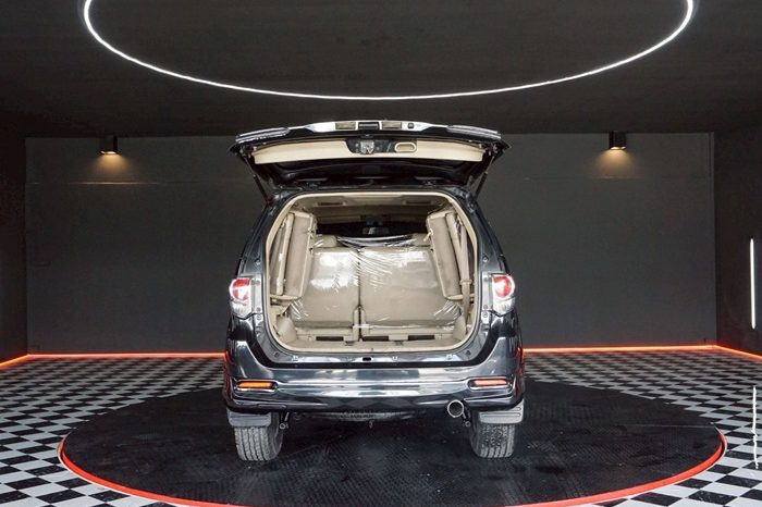TOYOTA 4WD 2012 3.0V AT FORTUNER BLACK  2973 full
