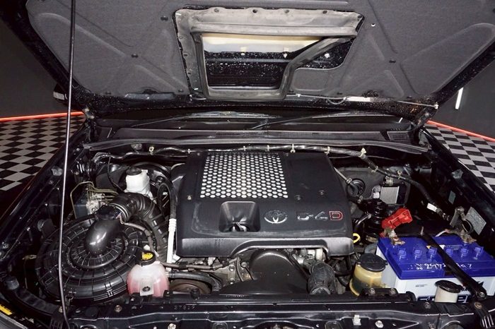 TOYOTA 4WD 2012 3.0V AT FORTUNER BLACK  2973 full