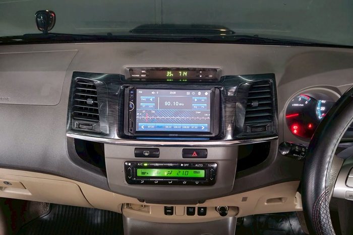 TOYOTA 4WD 2012 3.0V AT FORTUNER BLACK  2973 full
