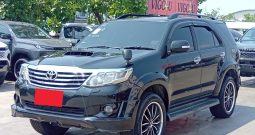 TOYOTA 4WD 2012 3.0V AT FORTUNER BLACK  2973