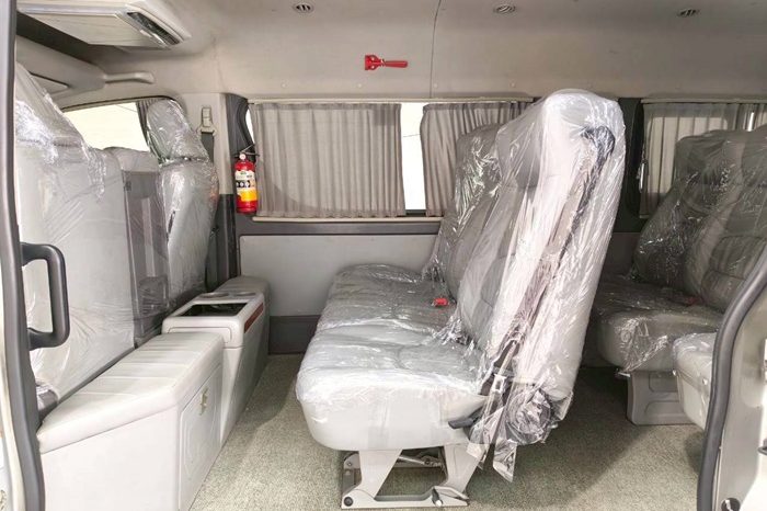 TOYOTA 2020 2WD 2.8 MT COMMUTER SILVER  1371 full