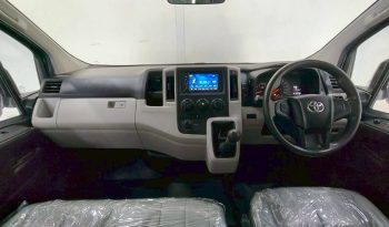 TOYOTA 2020 2WD 2.8 MT COMMUTER SILVER  1371 full