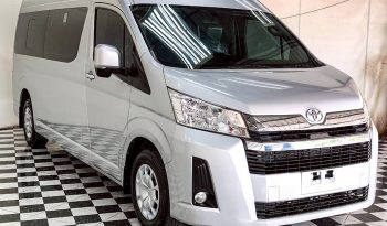 TOYOTA 2020 2WD 2.8 MT COMMUTER SILVER  1371 full