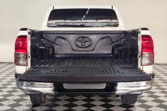 REVO 2WD 2018 2.4E MT DOUBLE CAB WHITE  4010 full