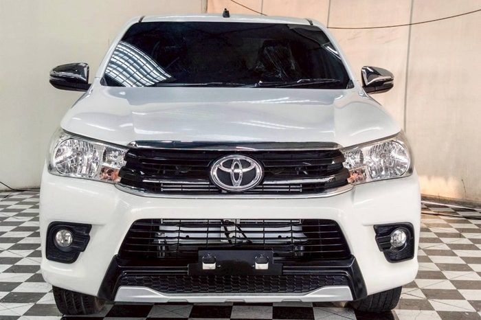 REVO 2WD 2018 2.4E MT DOUBLE CAB WHITE  4010 full