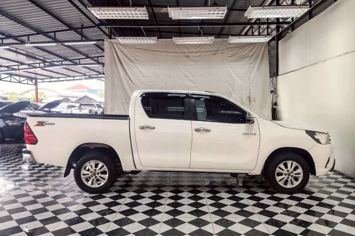 REVO 2WD 2018 2.4E MT DOUBLE CAB WHITE  4010 full