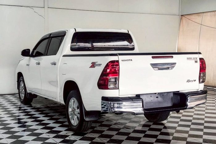 REVO 2WD 2018 2.4E MT DOUBLE CAB WHITE  4010 full
