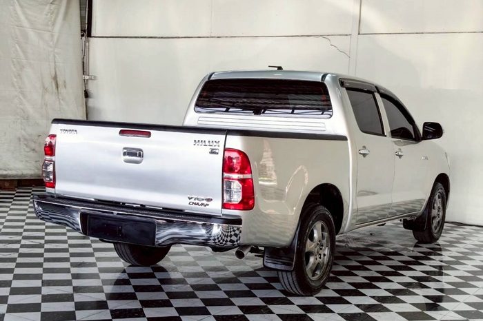 VIGO 2WD 2014 2.7E MT DOUBLE CAB SILVER  4177 full