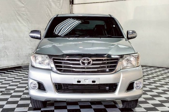 VIGO 2WD 2014 2.7E MT DOUBLE CAB SILVER  4177 full