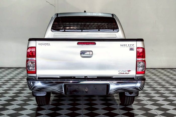 VIGO 2WD 2014 2.7E MT DOUBLE CAB SILVER  4177 full