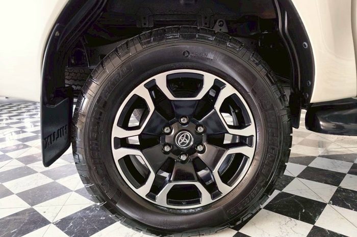 REVO 4WD 2020 2.8 HIGHT AT DOUBLE CAB WHITE  4227 full