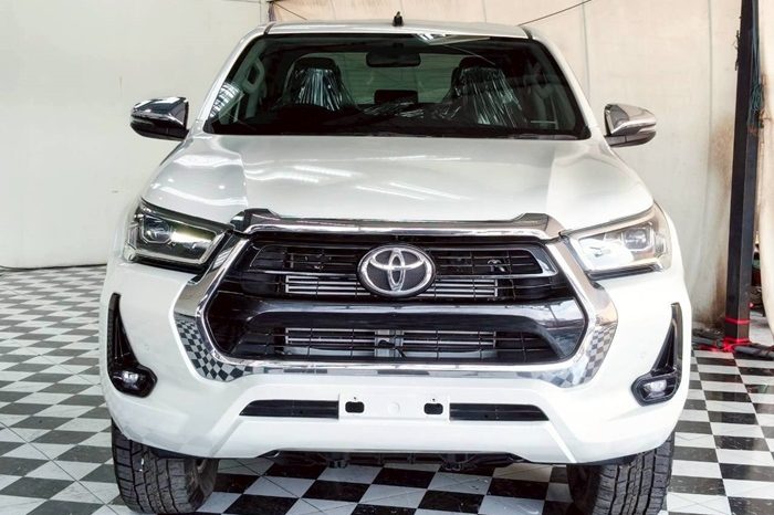 REVO 4WD 2020 2.8 HIGHT AT DOUBLE CAB WHITE  4227 full