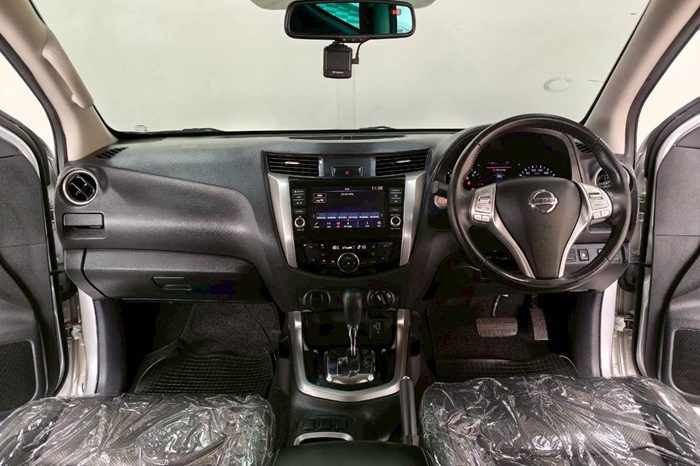 NISSAN 2020 4WD 2.5 AT DOUBLE CAB SILVER  4313 full