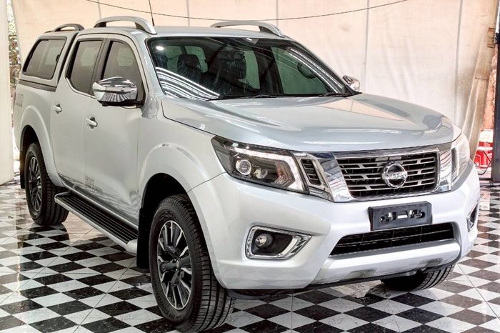 NISSAN 2020 4WD 2.5 AT DOUBLE CAB SILVER  4313 full