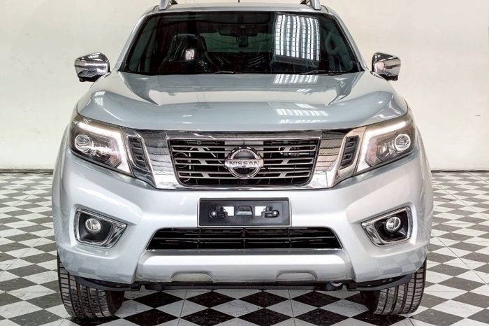 NISSAN 2020 4WD 2.5 AT DOUBLE CAB SILVER  4313 full