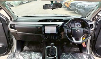 REVO 4WD 2022 2.4MID MT SMART CAB SILVER  436 full