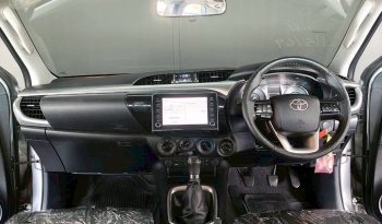 REVO 4WD 2022 2.4MID MT SMART CAB SILVER  436 full