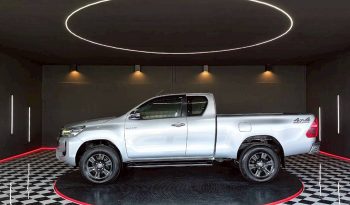 REVO 4WD 2022 2.4MID MT SMART CAB SILVER  436 full