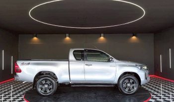 REVO 4WD 2022 2.4MID MT SMART CAB SILVER  436 full