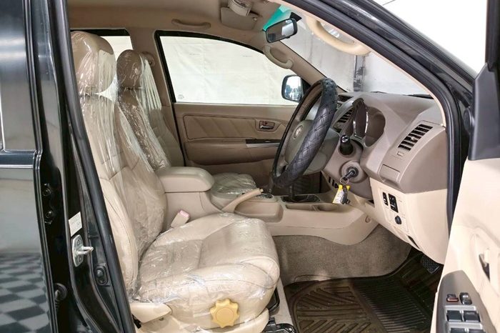 TOYOTA 4WD 2005 2.7V AT FORTUNER BLACK  4390 full