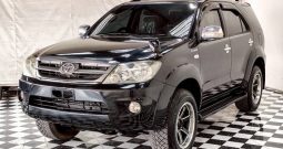 TOYOTA 4WD 2005 2.7V AT FORTUNER BLACK  4390