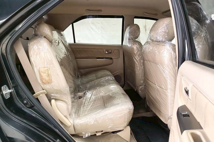 TOYOTA 4WD 2005 2.7V AT FORTUNER BLACK  4390 full