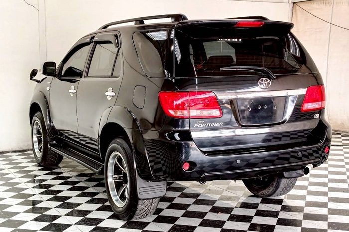 TOYOTA 4WD 2005 2.7V AT FORTUNER BLACK  4390 full