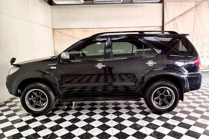 TOYOTA 4WD 2005 2.7V AT FORTUNER BLACK  4390 full