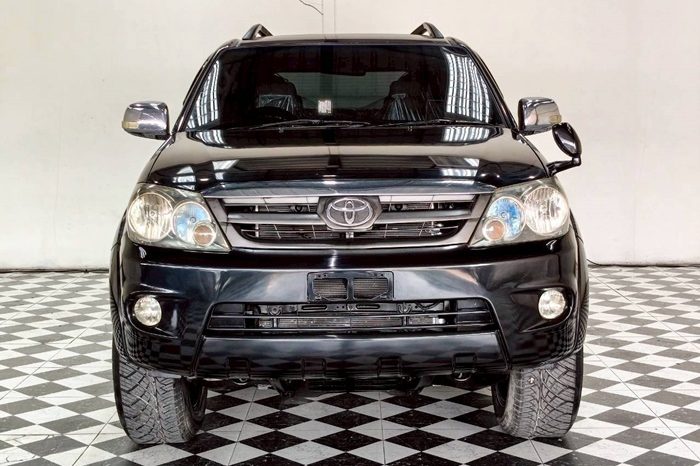 TOYOTA 4WD 2005 2.7V AT FORTUNER BLACK  4390 full