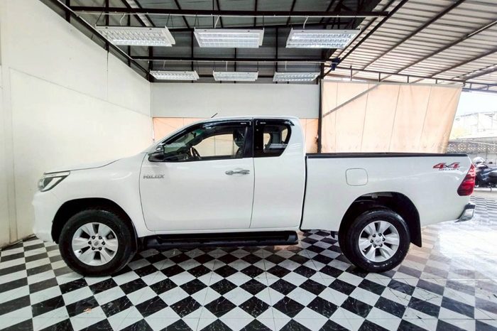 REVO 4WD 2019 2.4E MT SMART CAB WHITE  4903 full