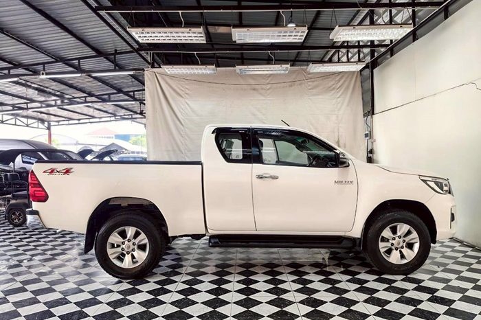 REVO 4WD 2019 2.4E MT SMART CAB WHITE  4903 full